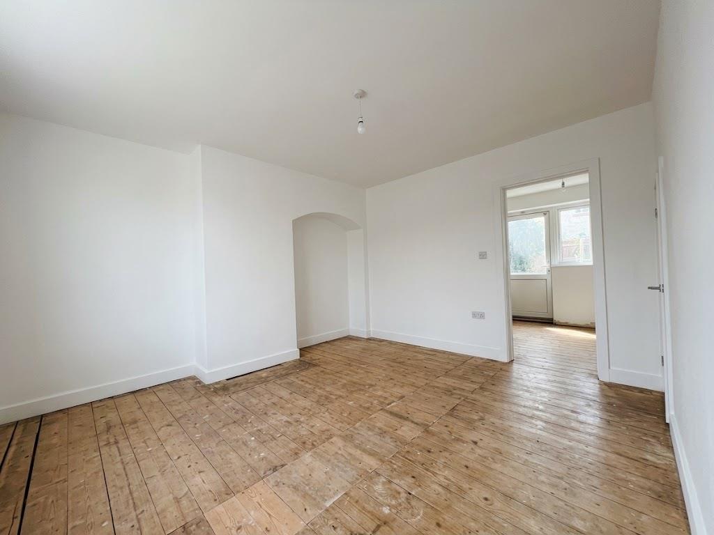 Abbots Road, Edgware, HA8, Edgware